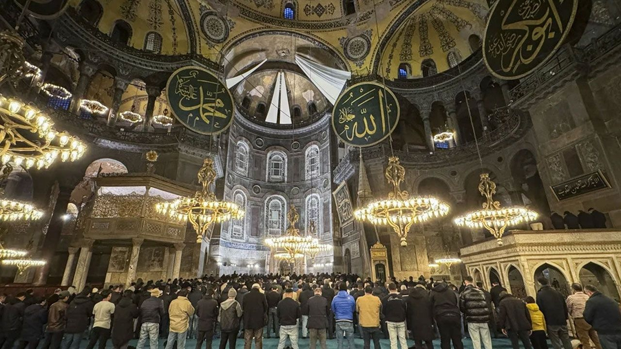 Regaip Kandili, yurt genelinde idrak edildi! Camiler doldu taştı