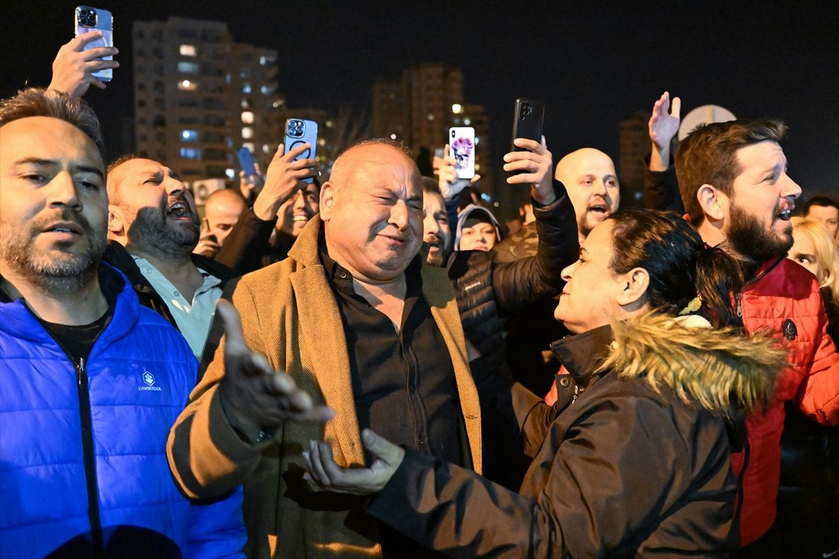 Ferdi Tayfur'un ölümü hayranlarını gözyaşlarına boğdu