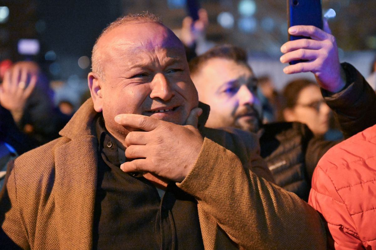 Ferdi Tayfur'un ölümü hayranlarını gözyaşlarına boğdu