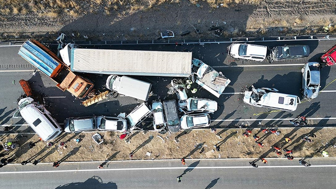 Trafik kazaları bir yılda 2 bin 713 can aldı