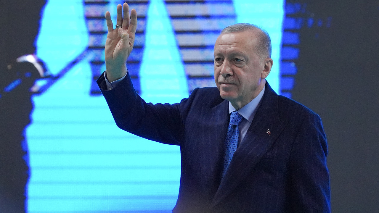 Cumhurbaşkanı Erdoğan:  Halep Kalesi'ne asılan ay yıldızlı al sancak CHP'ye niye dokunuyor?