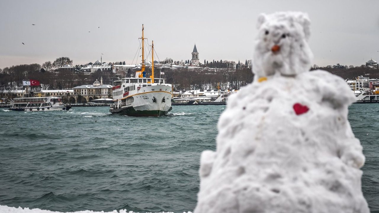 Hava bozuyor, sıcaklık sert düşüyor! Beklenen kar yağışı Balkanlar'dan geliyor