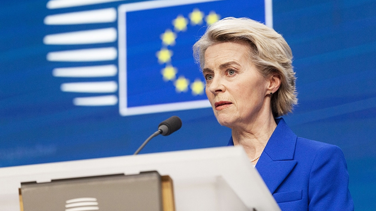 Zatürre tedavisi devam eden AB Komisyonu Başkanı von der Leyen, vekalet vermediği için eleştiriliyor