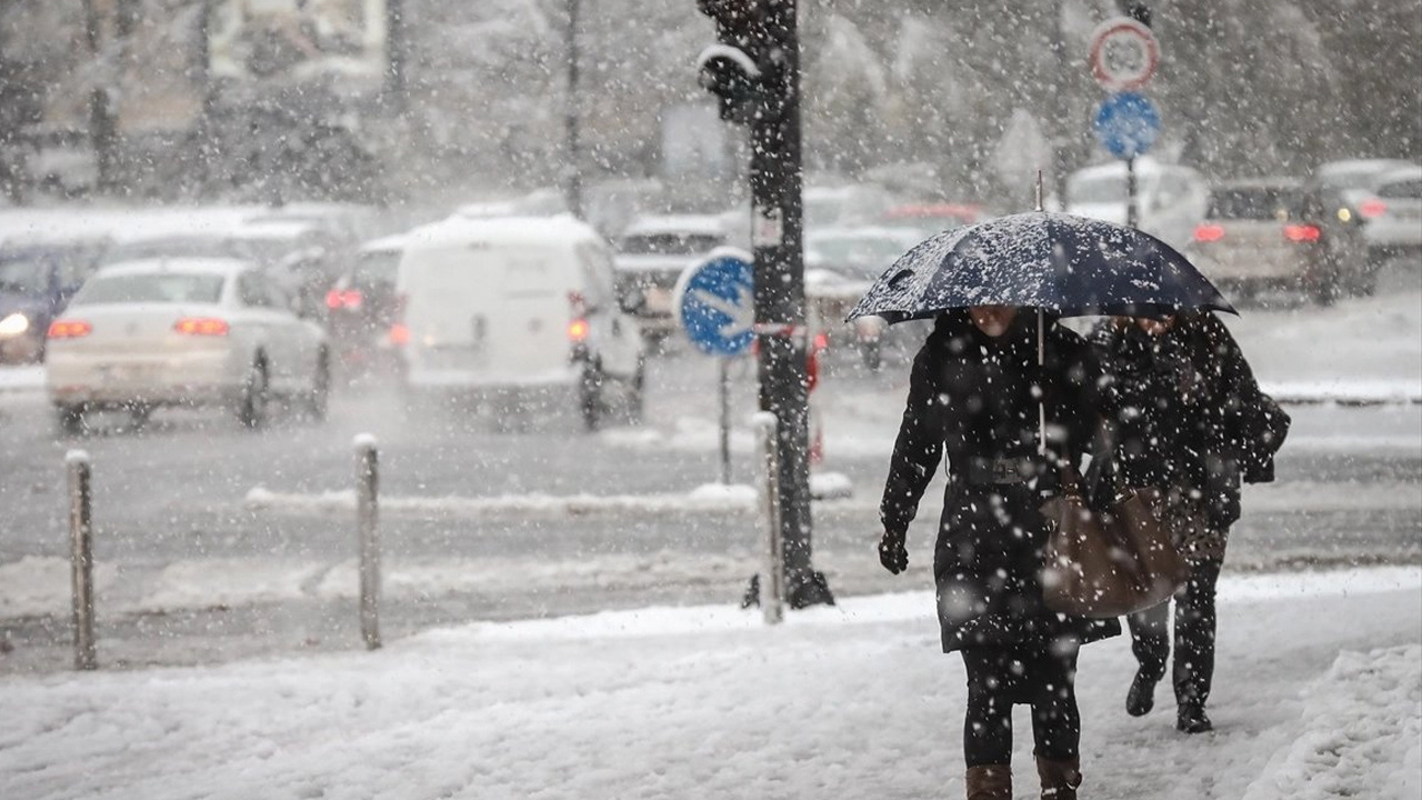 İstanbul'a kış şimdi geldi! İzlanda soğuğu bastırdı aman dikkat