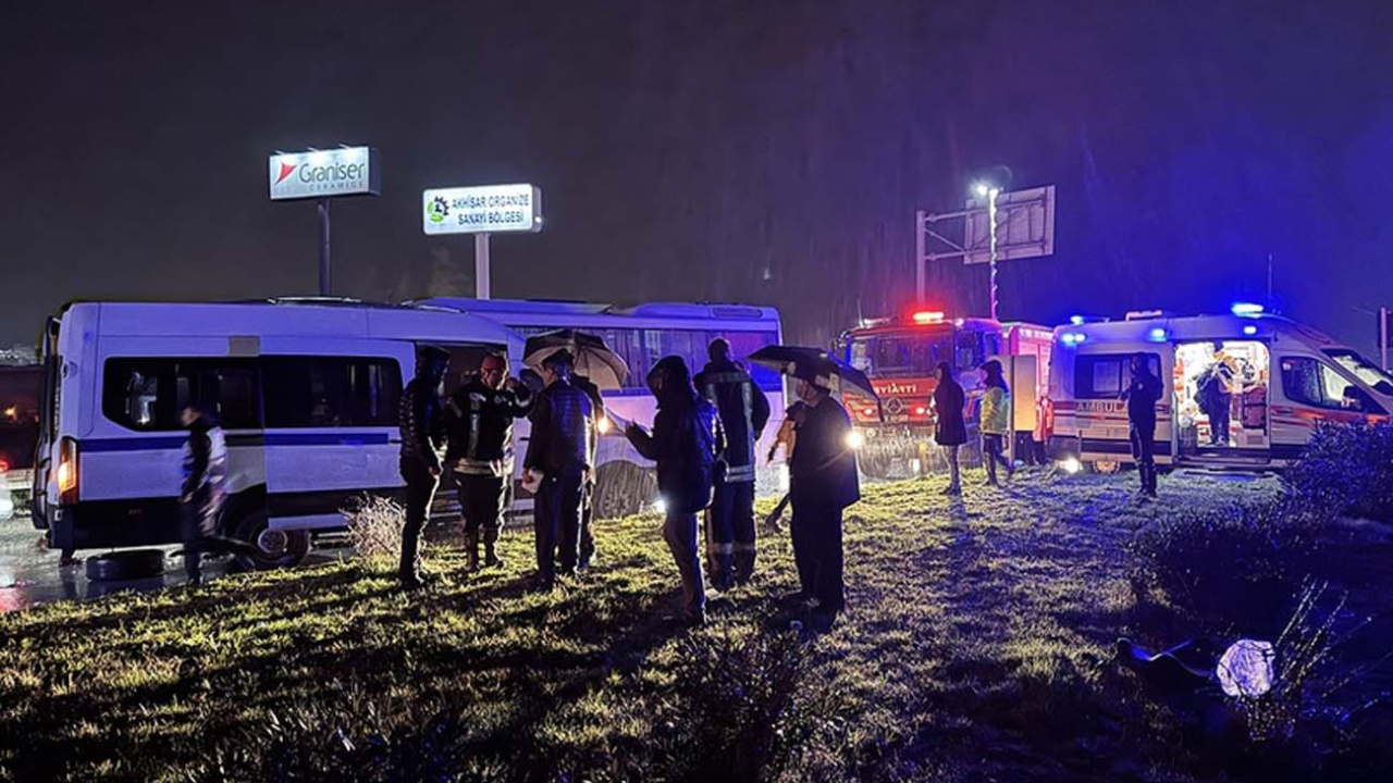 Manisa'da feci kaza: 35 yaralı