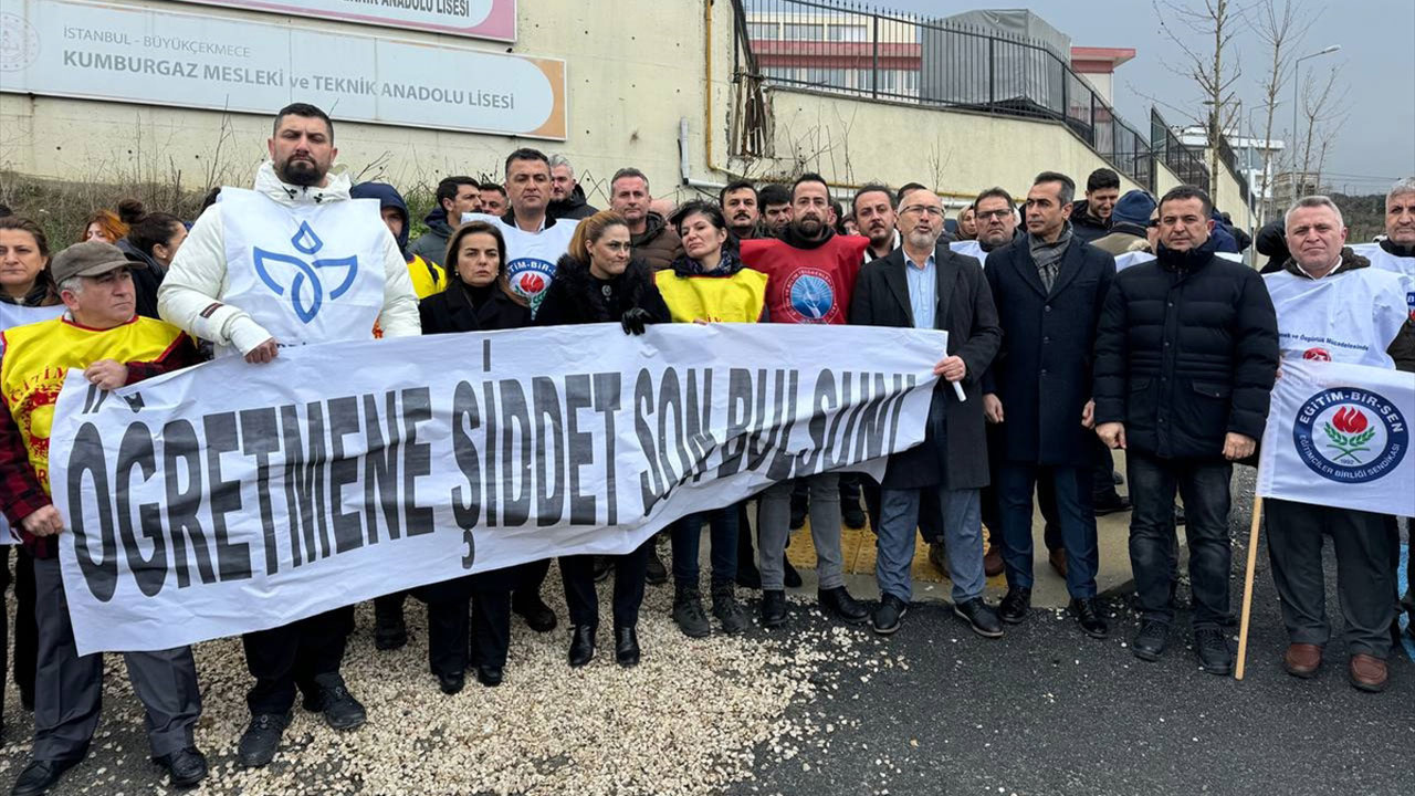 Müdür yardımcısını bıçakla boğazından yaraladı kız öğrenciye attığı mesaj tüyler ürpertti