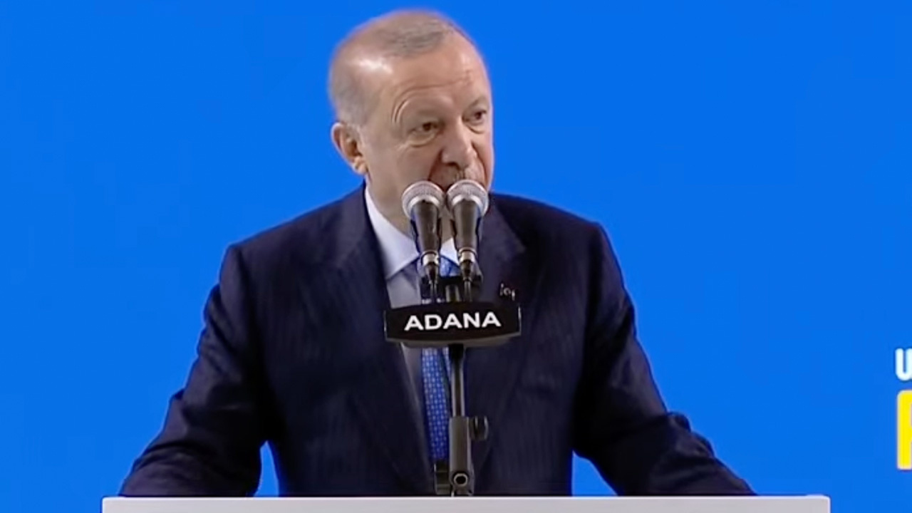 Cumhurbaşkanı Erdoğan: CHP lideri Özel'e samimi tavsiyem şudur, bu işleri bırakın, gidin kart oyunu oynayın