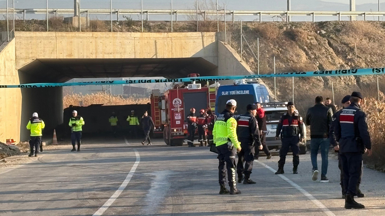 Denizli'de işçi servisi devrildi! Ölü ve yaralılar var