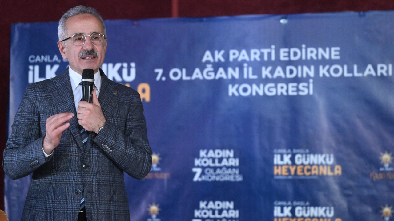 Abdulkadir Uraloğlu, AK Parti Edirne Kadın Kolları Kongresi'nde konuştu