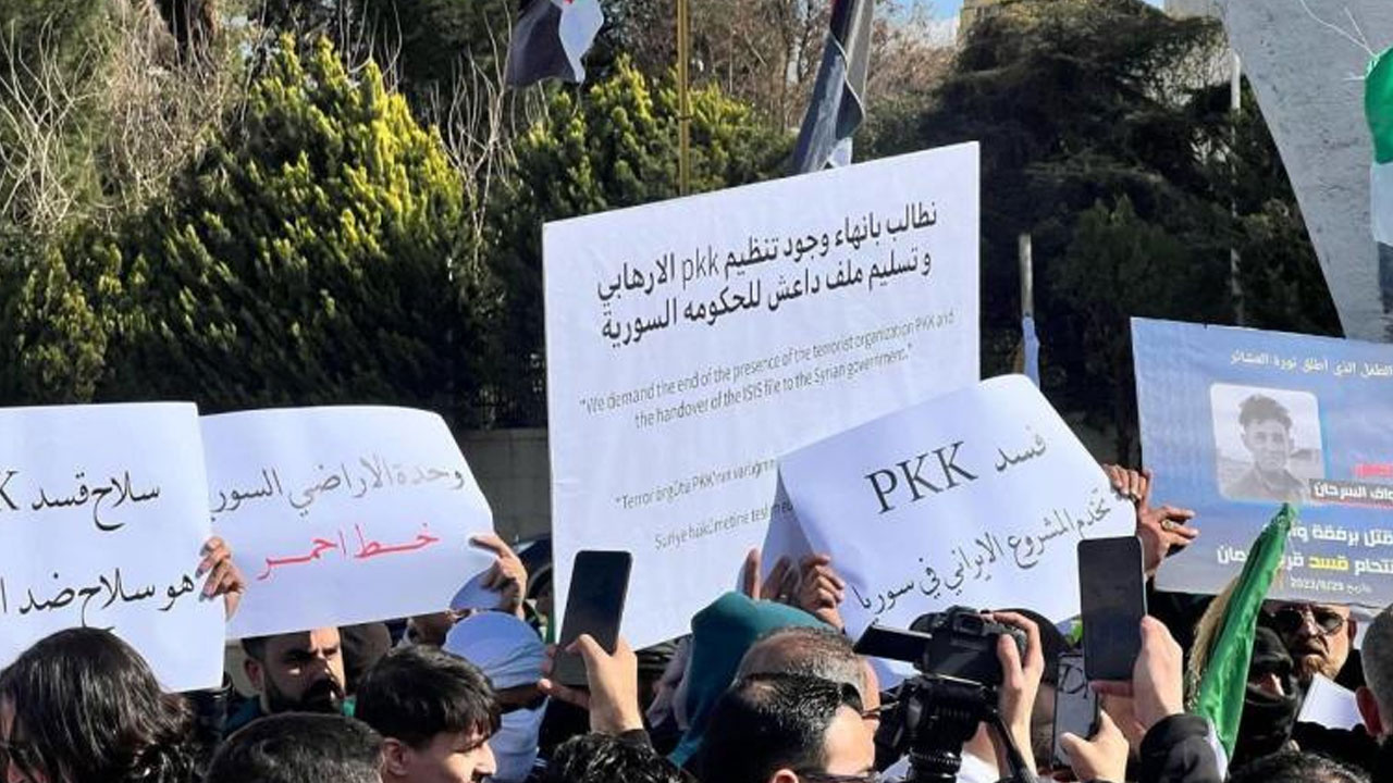 Şam'da terör örgütü PKK/YPG'ye karşı protesto gösterisi düzenlendi