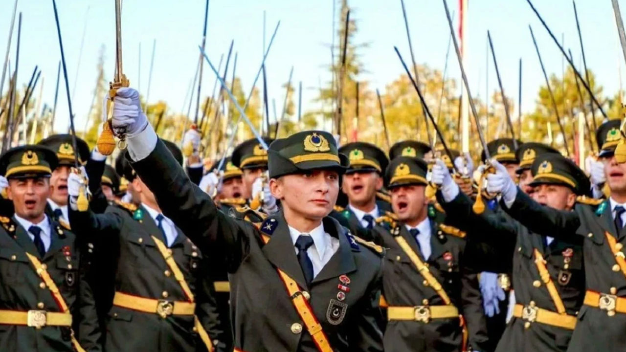 Kılıçlı yemin soruşturması: Teğmenlerle ilgili karar belli oldu