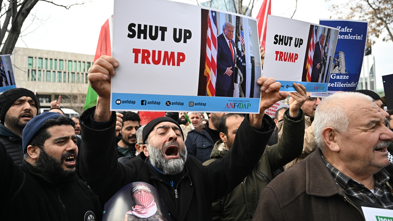 Trump'ın Gazze'ye yönelik sözleri, ABD'nin Ankara Büyükelçiliği önünde protesto edildi