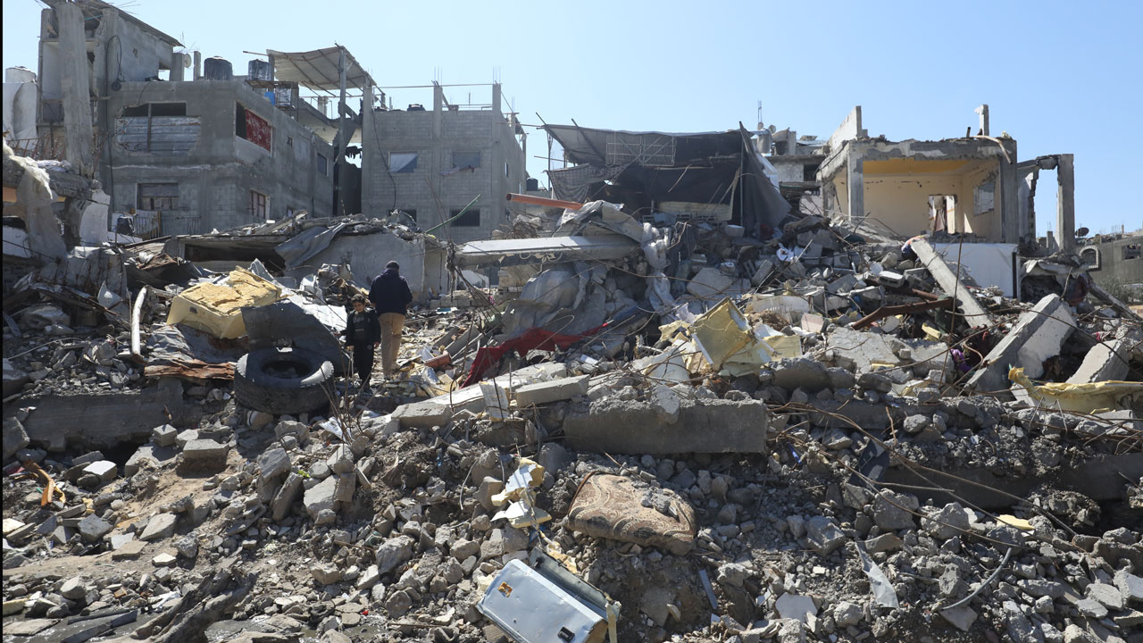 Ateşkesi ihlal eden İsrail'in Gazze'de düzenlediği saldırılarda 4 Filistinli öldü