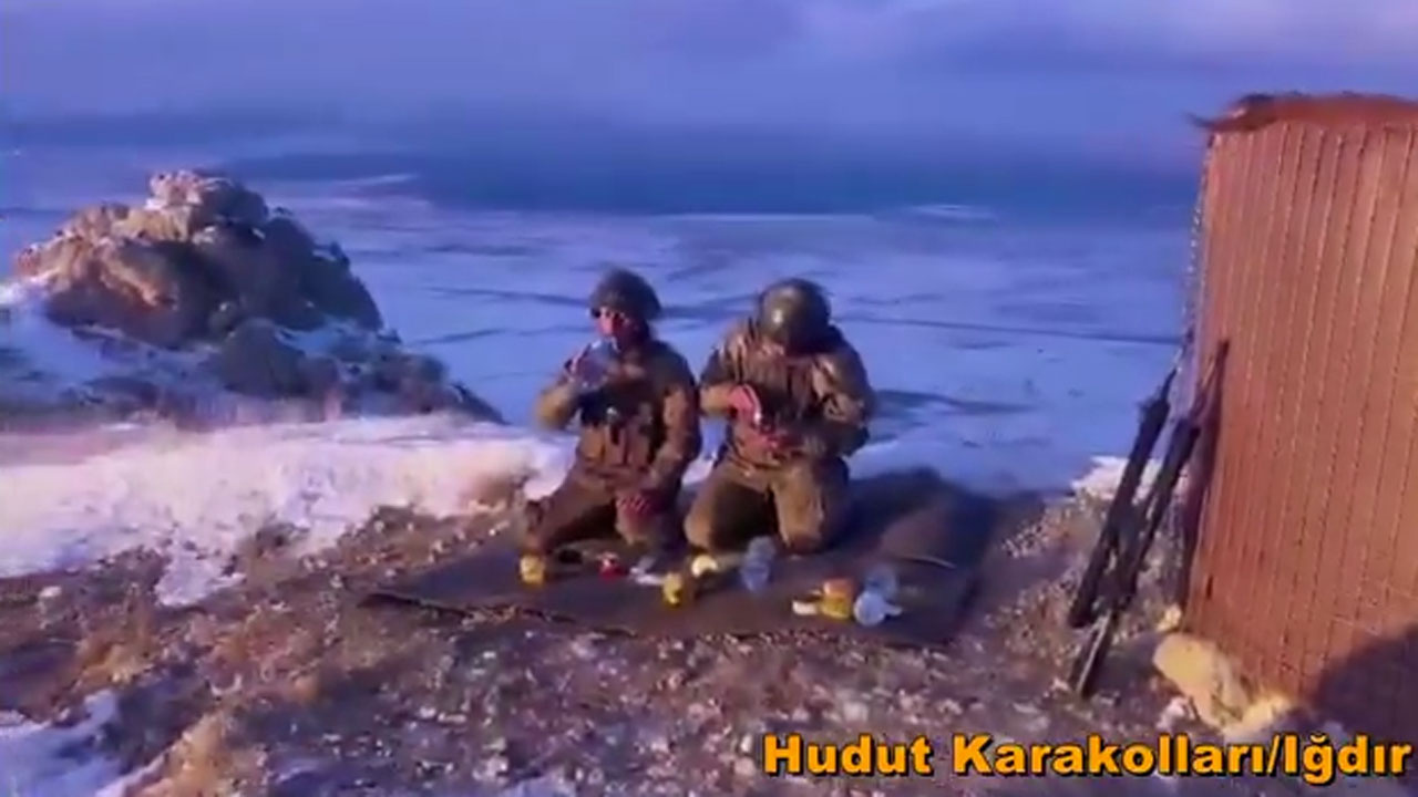 Mehmetçiğin ilk iftarı Türkiye'nin dört bir yandan ve sınır ötesinden...