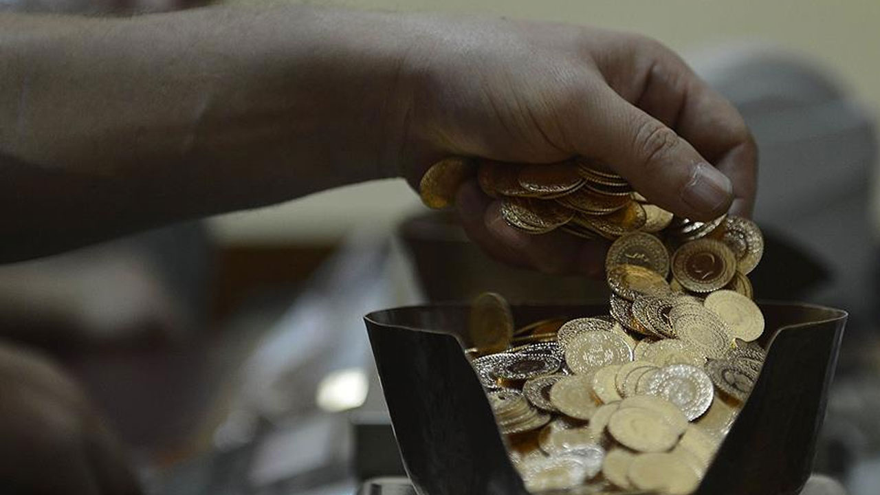 Altın haftaya hızlı başladı! 100 liralık düşüş sonrası ibre yukarı döndü, gram ve çeyrek altın fiyatı