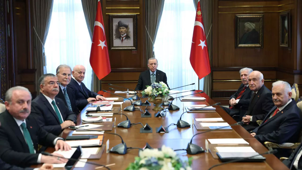 Fahrettin Altun: Tehditleri bertaraf edecek yeni projeler geliyor