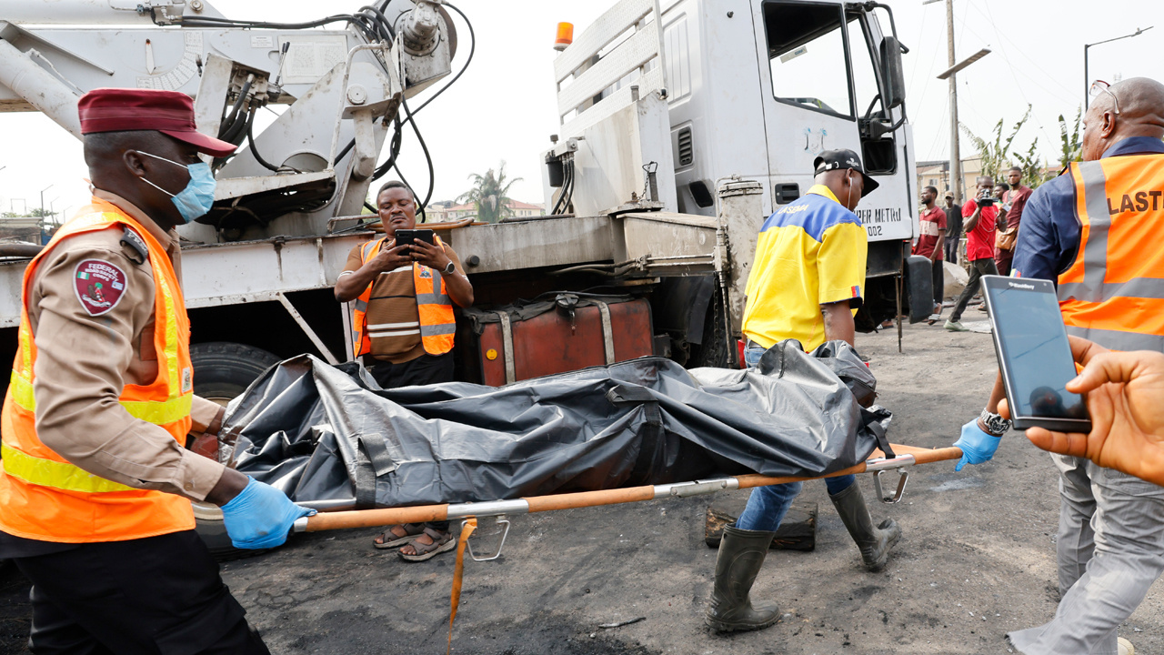 Nijderya'da gaz yüklü tanker patladı: 4 ölü