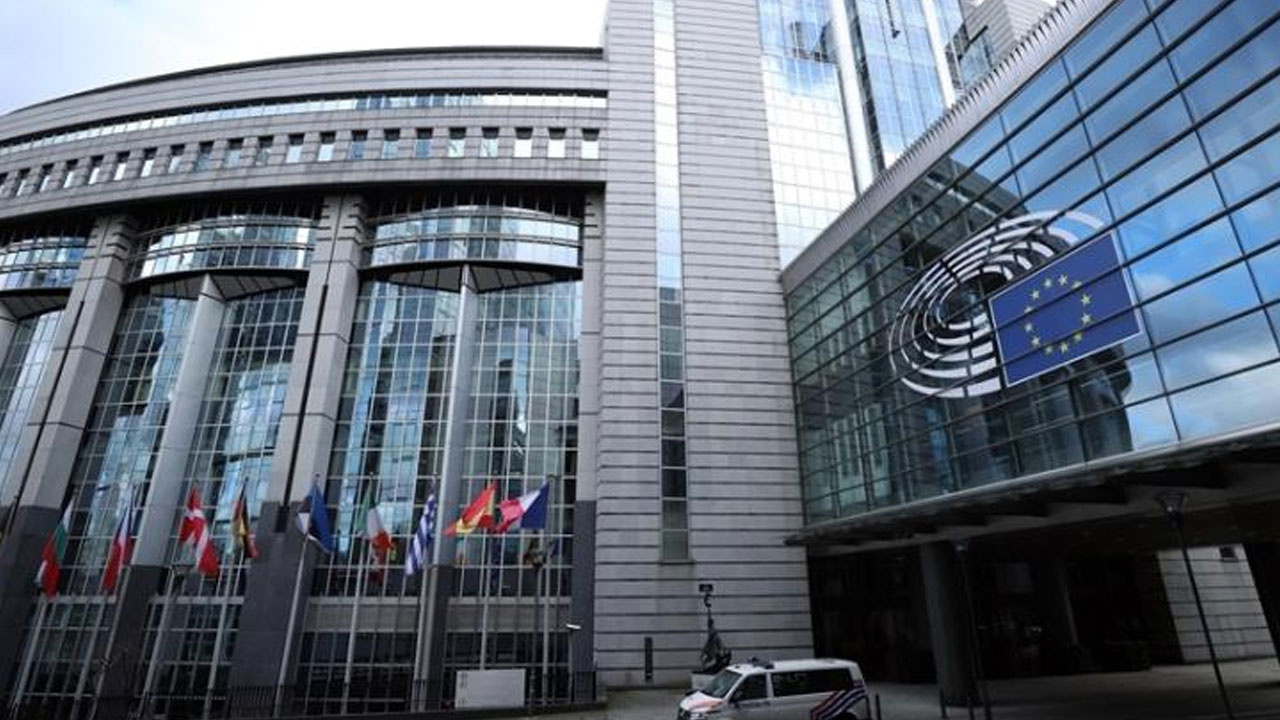 AB, Suriye'ye "2025-2026 için 2,5 milyar euroluk" taahhütte bulundu