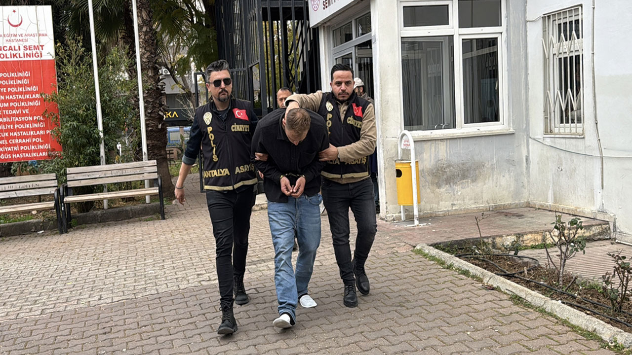 Antalya'da babasını bıçaklayarak öldüren zanlı tutuklandı