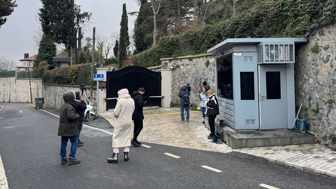 İmamoğlu'na gözaltı gazete manşetlerinde! Yeni Akit ve Cumhuriyet olay oldu