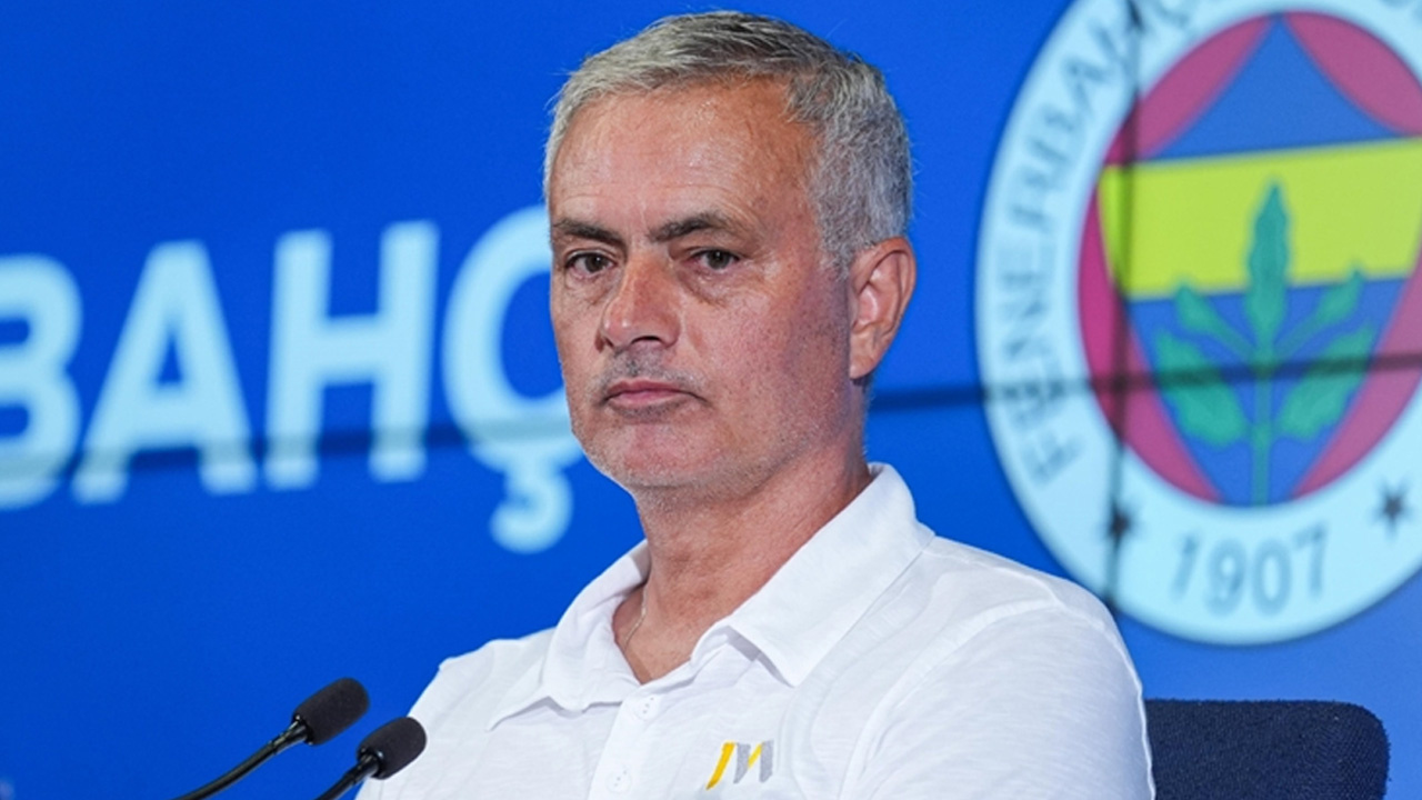 Fenerbahçe'de Jose Mourinho 2 futbolcunun biletini kesti: Yeni sezonda olmayacaklar