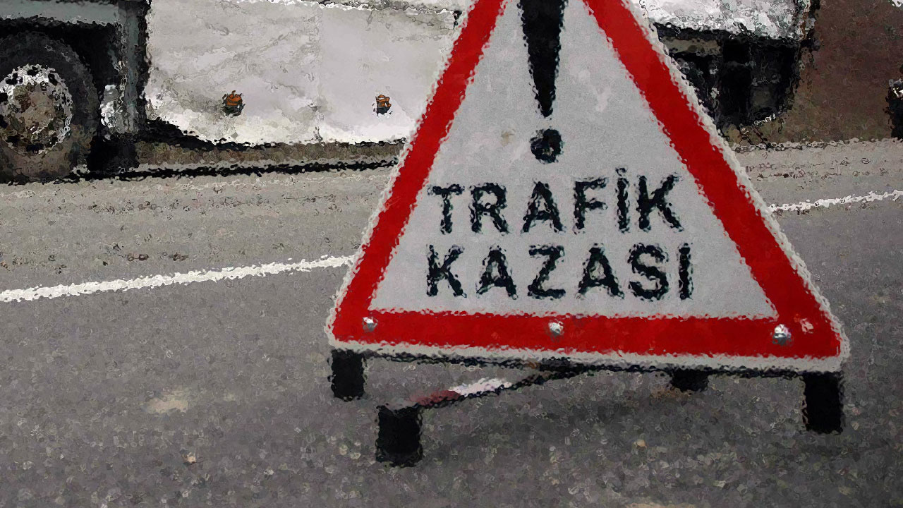 Yolcu otobüsü refüjdeki ağaçlara çarptı! Yaralılar var