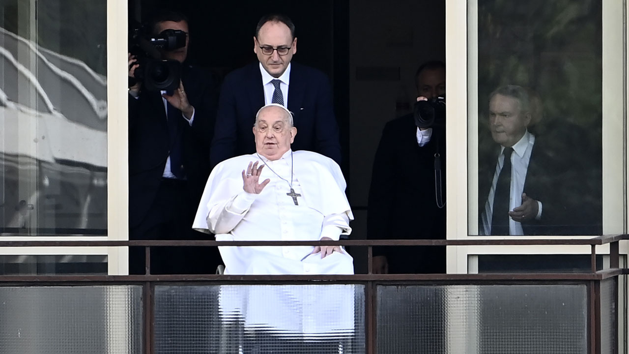 Papa Franciscus, hastaneden taburcu edildi