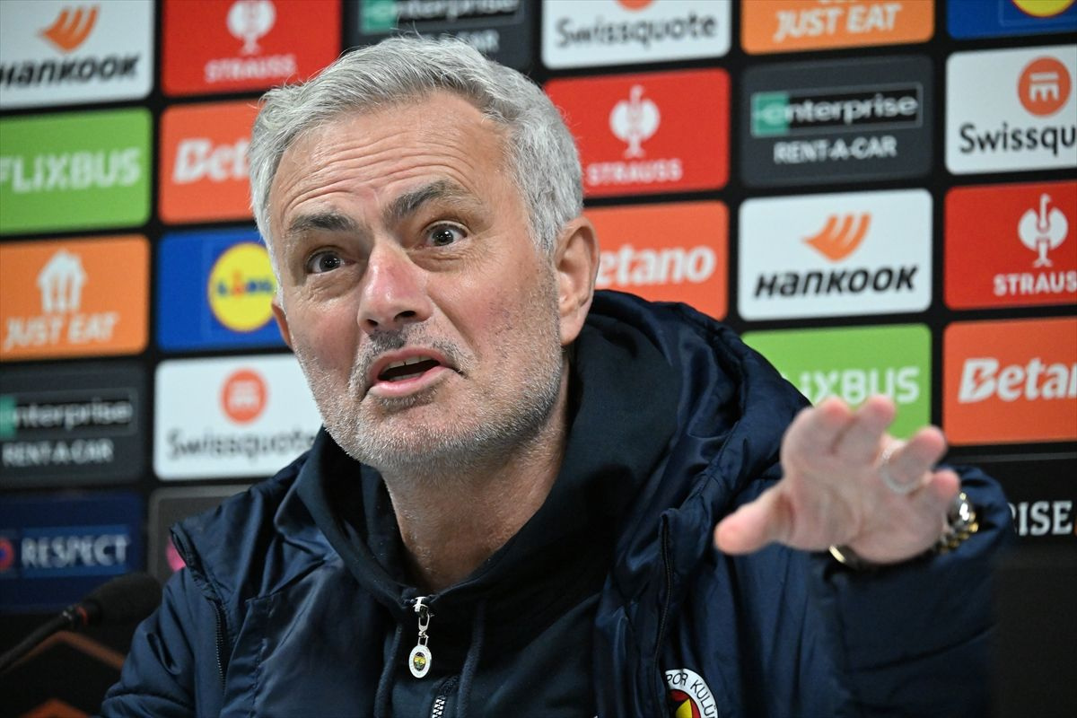 Mourinho'nun istediği oldu, Fenerbahçe yıldız futbolcunun transferine noktayı koydu! 7.5 milyon euro maaş verilecek