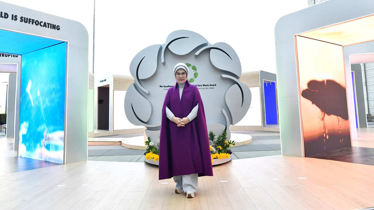 Emine Erdoğan, BM'deki "Sıfır Atık Enstelasyon Sergisi"ni ziyaret etti