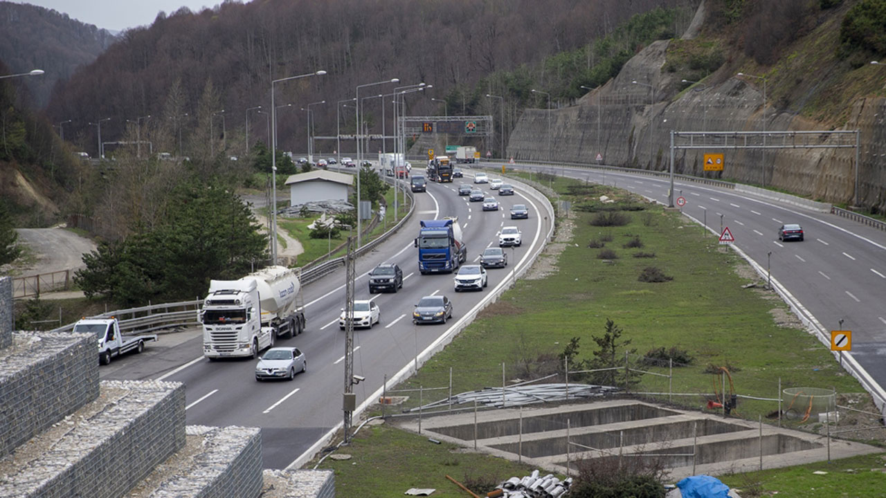 Ramazan Bayramı tatili başladı yollar hareketlendi