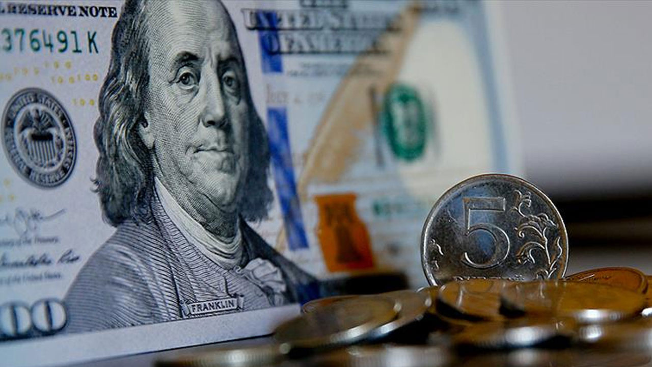 Dolar ve Euro'da günün ilk rakamları!