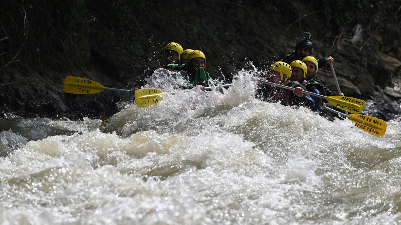 Melen Çayı'nda rafting sezonu açıldı