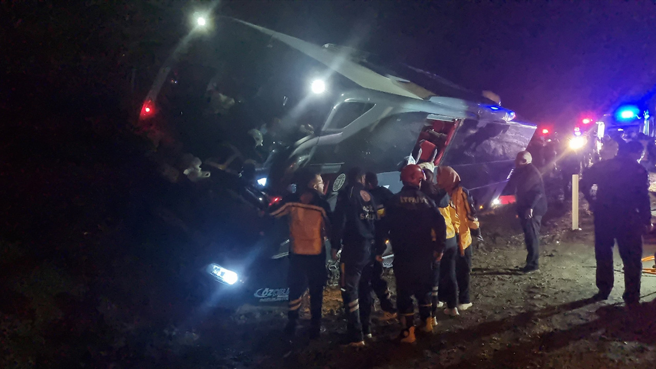 54 kişiyi taşıyordu! Çorum'da tur otobüsü kaza yaptı: Yaralılar var