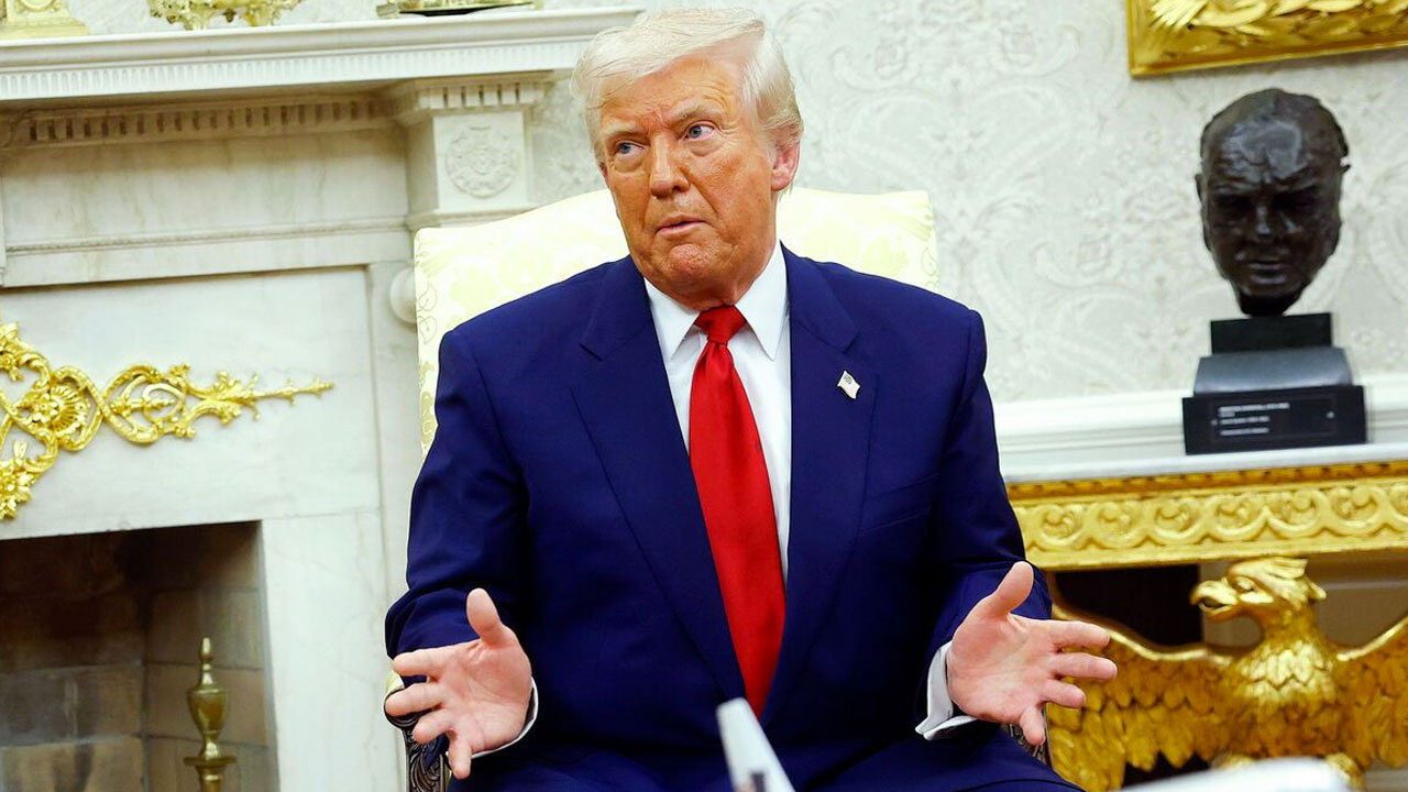 Donald Trump bazı ülkeler beni arıyor popomu öpüyorlar