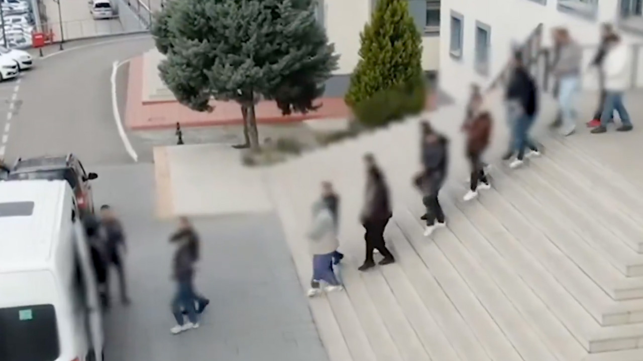 Siber suçlara yönelik 27 ilde düzenlenen operasyonlarda 237 şüpheli yakalandı
