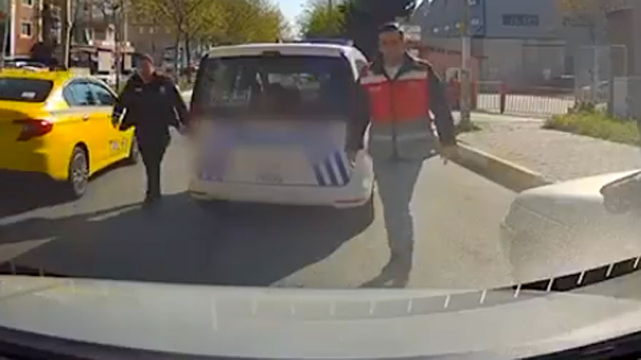Esenyurt'ta trafikte tartıştığı sürücüye 'kafana sıkarım' diyen polis görevden uzaklaştırıldı