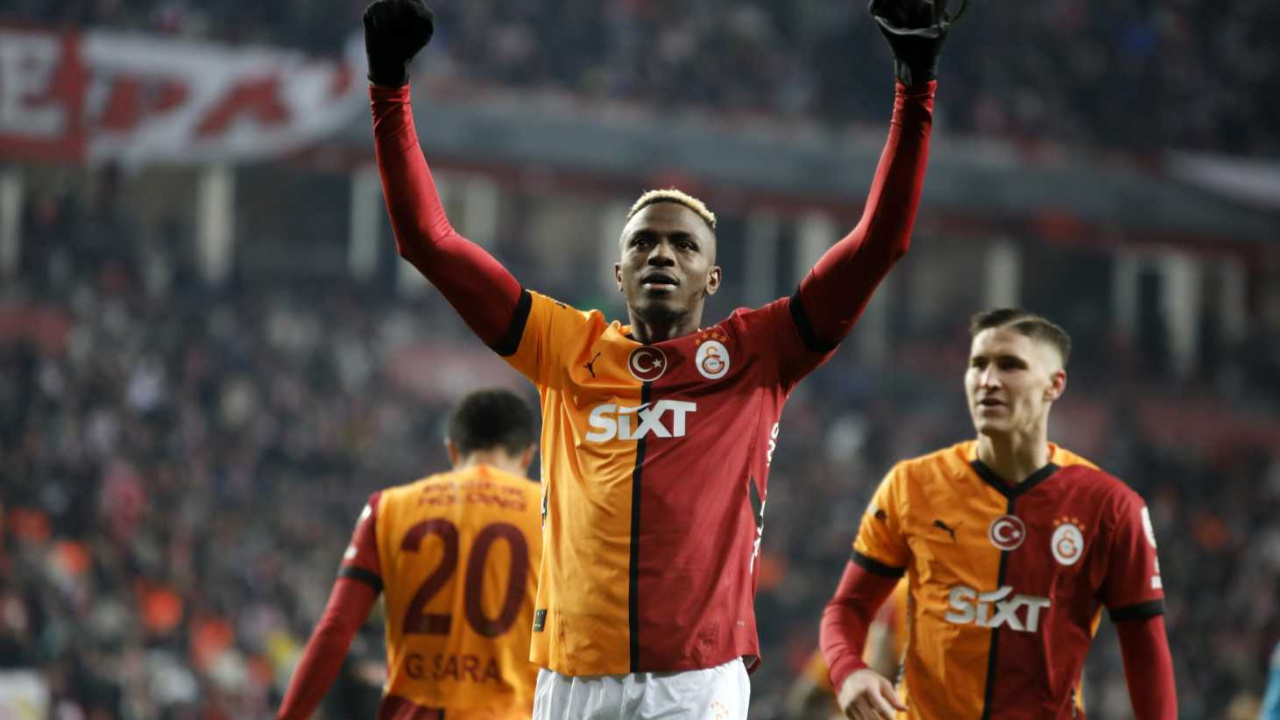 Galatasaray, zorlu Samsunspor deplasmanından 3 puanla döndü