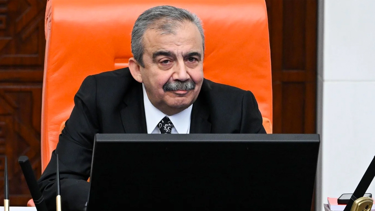 Sırrı Süreyya Önder kalp krizi geçirdi ameliyatı bitti mi işte son durumu