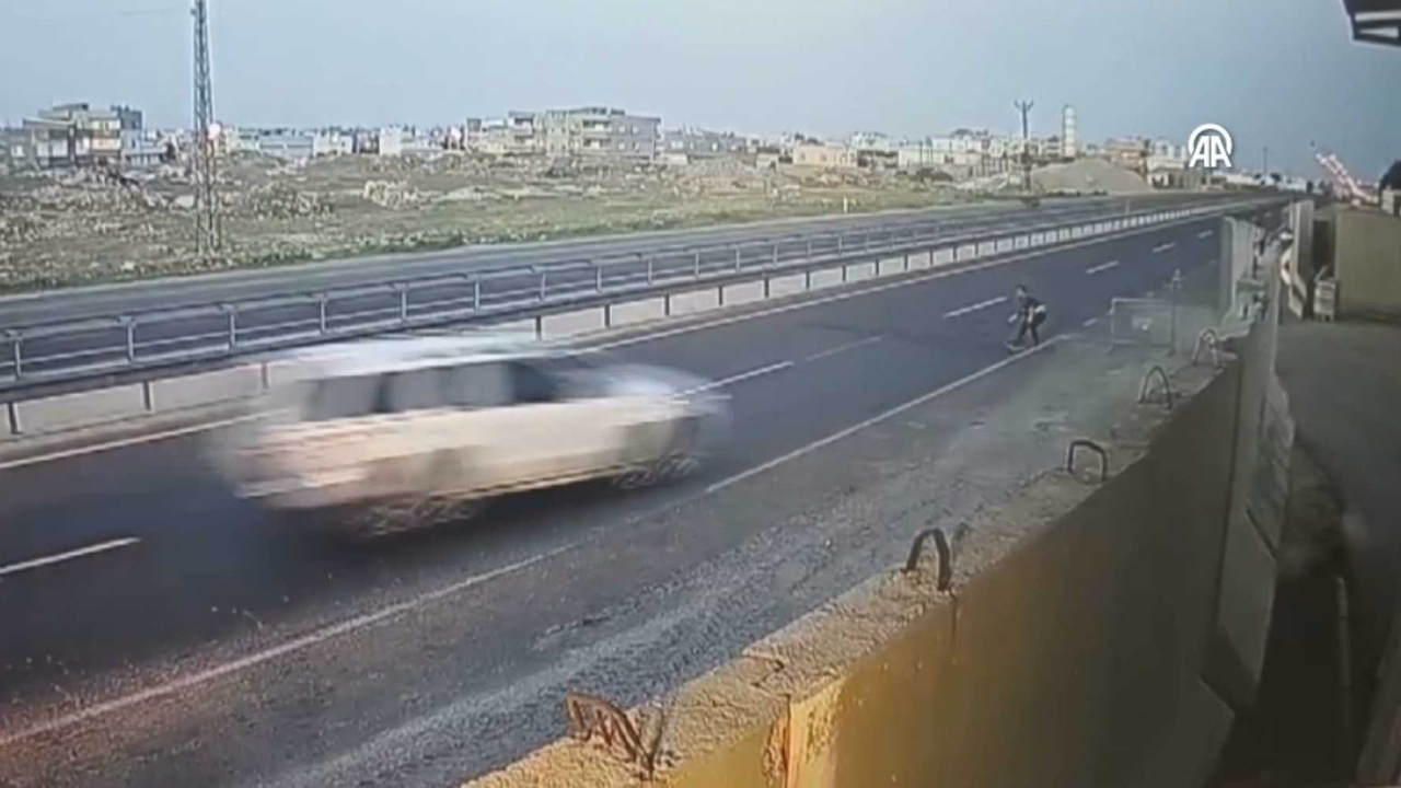 “Dur” ihtarına uymayan sürücü polise çarptı