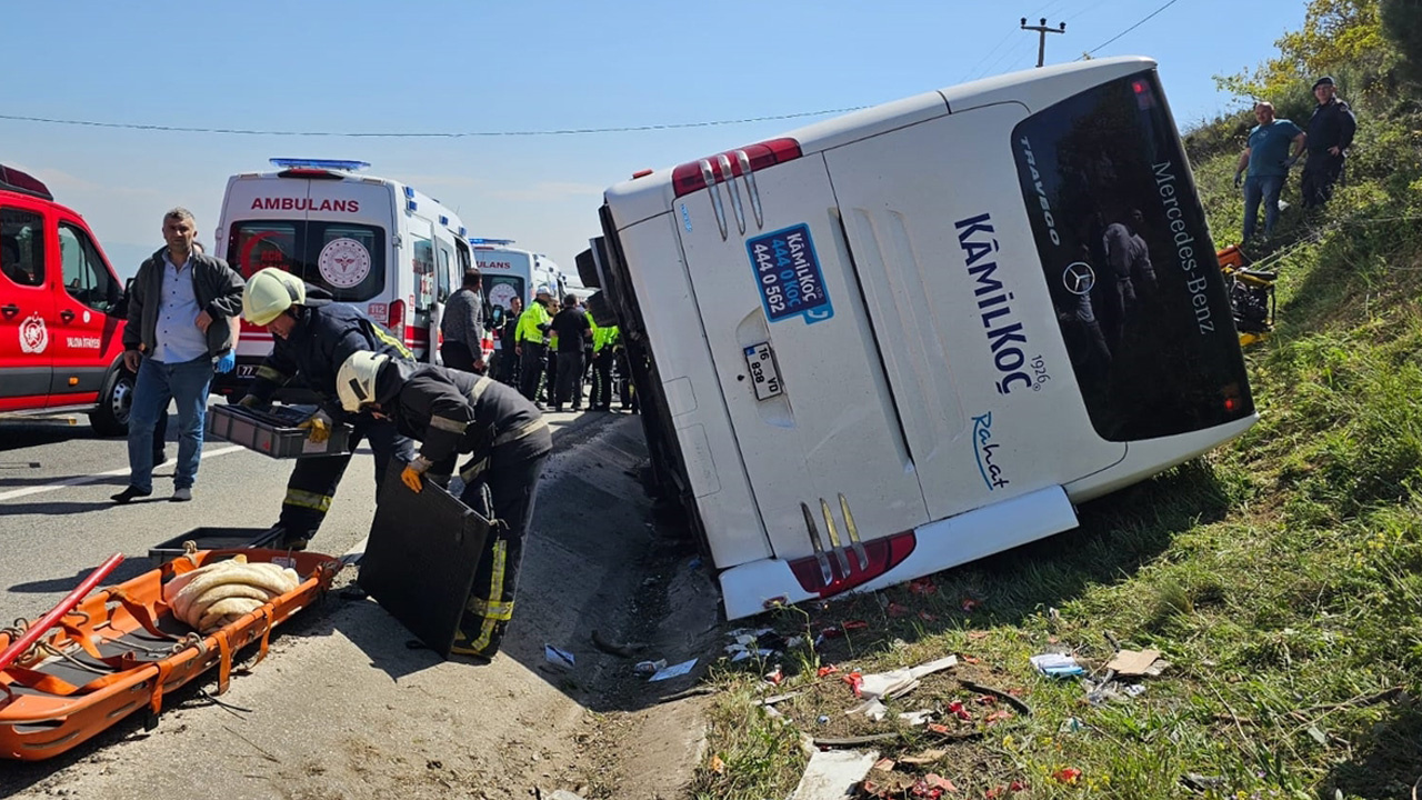 Yolcu otobüsü devrildi! Ölü ve yaralılar var