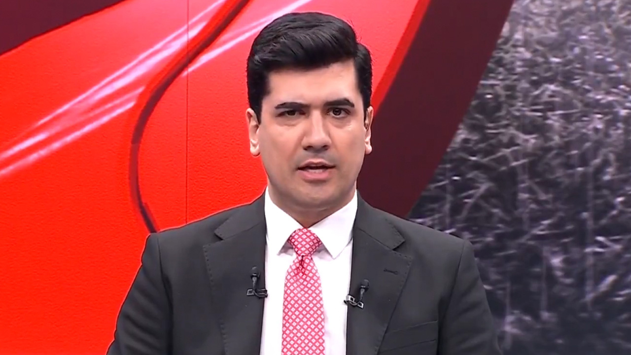 6.2'lik deprem canlı yayına yansıdı! A Spor sunucusu soğukkanlılığını korudu: İşte o anlar...