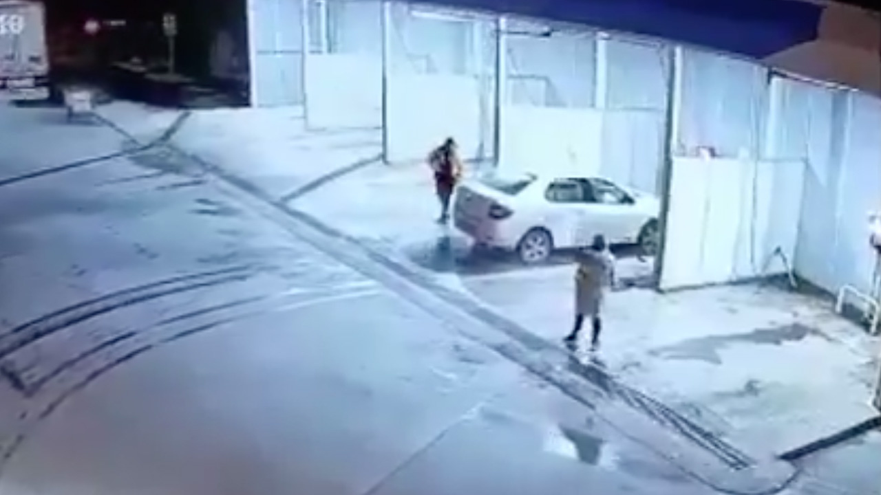Samsun'da akaryakıt istasyonunda araç yıkama çöktü baba ile 2 kızı öldü