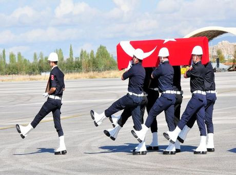 Şehit kızının sorusu gözyaşlarına boğdu - Resim: 2