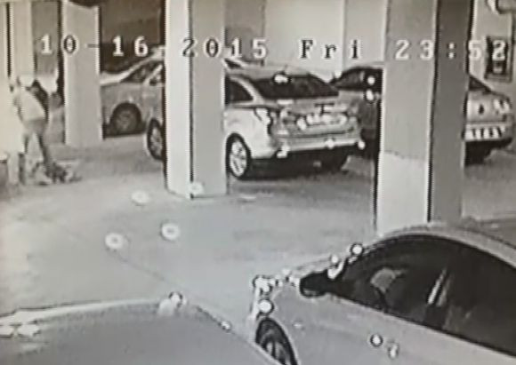 İzmir'de inanılmaz olay! 3 kişi işadamını bayıltıp... - Resim: 0