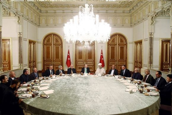 Erdoğan'dan Mabeyn Köşkü'nde Aşure Aşı ikramı - Resim: 1