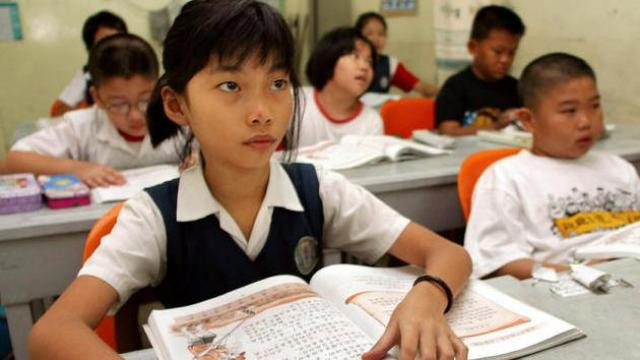 İnanılmaz olay! Öğretmenlerini döverek öldürdüler - Resim: 0